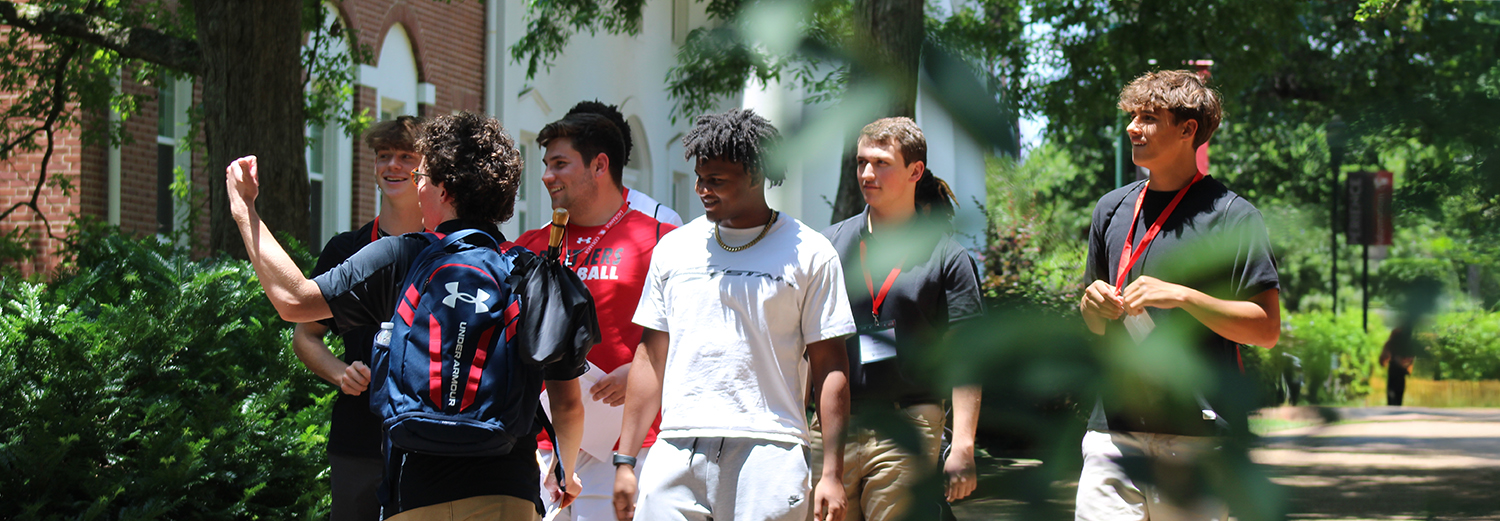 A student gives a college tour